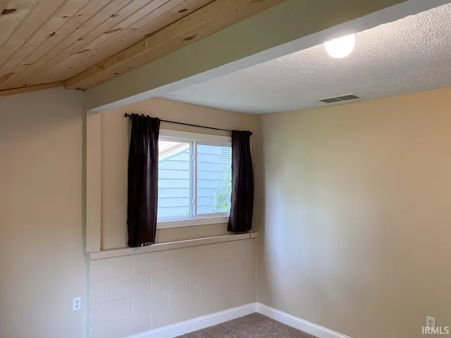 $3,500 | 905 South Lincoln Street, Bloomington, IN 47401