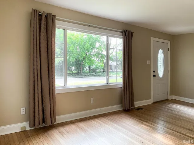 $3,500 | 905 South Lincoln Street, Bloomington, IN 47401