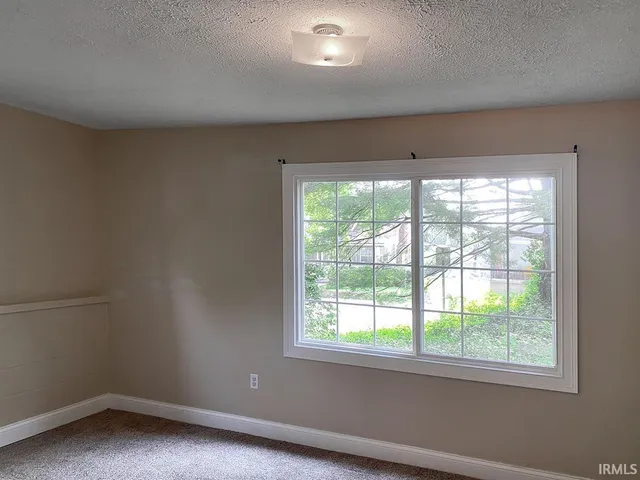 $3,500 | 905 South Lincoln Street, Bloomington, IN 47401