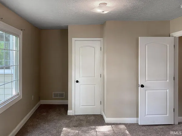 $3,250 | 905 South Lincoln Street, Bloomington, IN 47401