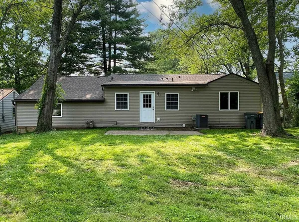 $3,250 | 905 South Lincoln Street, Bloomington, IN 47401