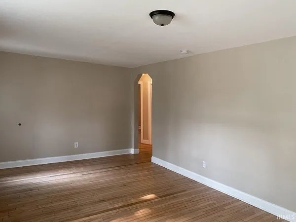 $3,250 | 905 South Lincoln Street, Bloomington, IN 47401