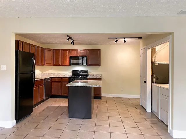 $3,500 | 905 South Lincoln Street, Bloomington, IN 47401