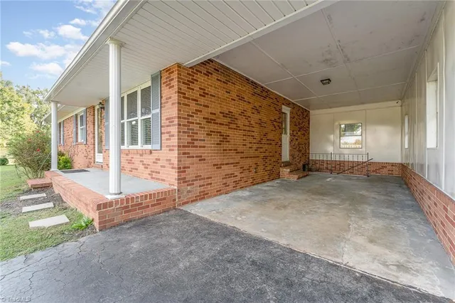 $1,400 | 218 Joyce Street, Madison, NC 27025