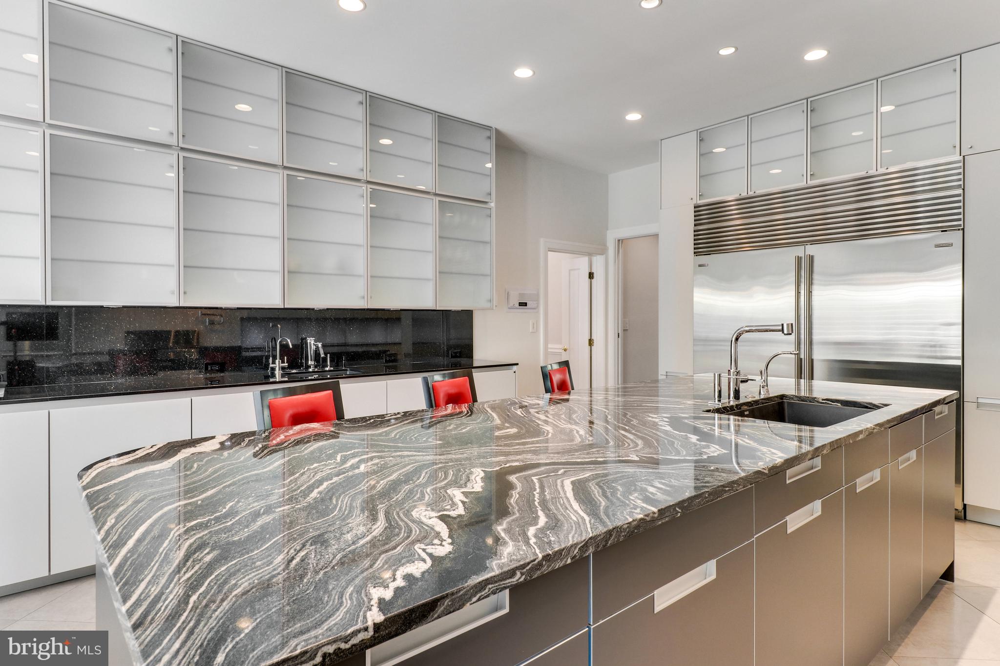 6709 Sorrel Street McLean, VA 22101 - Photo 20 of 57 Eat-In Kitchen