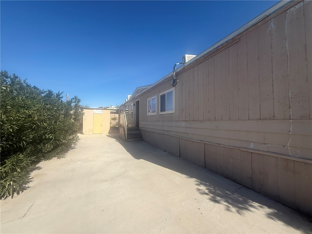 1629 Ramar Road Bullhead City, AZ 86442 - Photo 4 of 29 View of property exterior