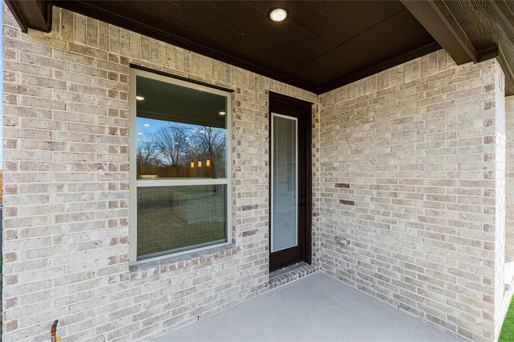 683 Crystal Lk Lane Red Oak, TX 75154 - Photo 36 of 39 a view of door