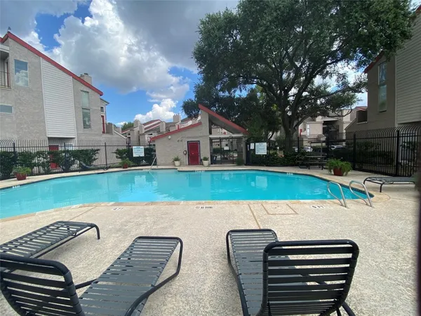 $800 | 10855 Meadowglen Lane, Unit 809, Houston, TX 77042