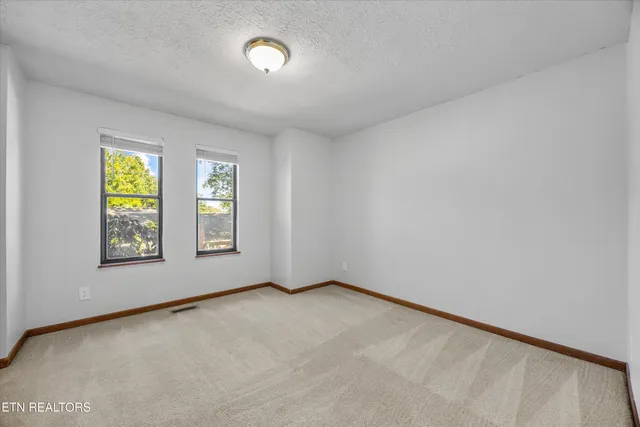 $185,000 | 4001 Valley View Drive Northeast, Unit 4, Knoxville, TN 37917