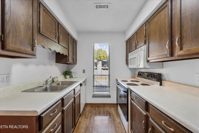 $185,000 | 4001 Valley View Drive Northeast, Unit 4, Knoxville, TN 37917