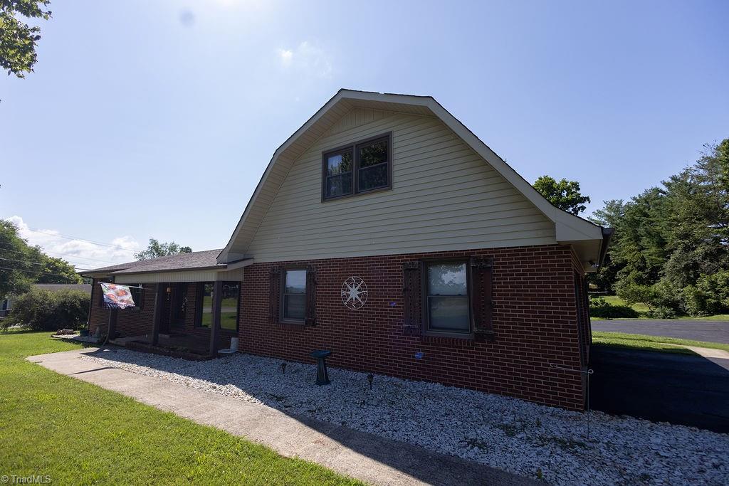 331 Collins Road Dobson, NC 27017 - Photo 5 of 50