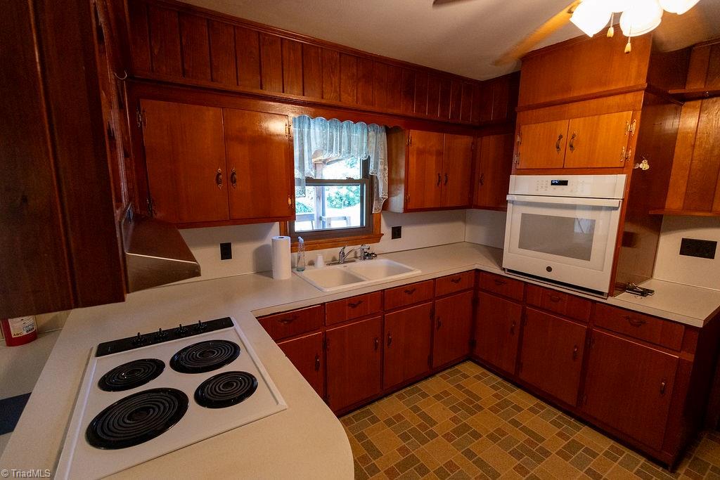 331 Collins Road Dobson, NC 27017 - Photo 10 of 50 kitchen