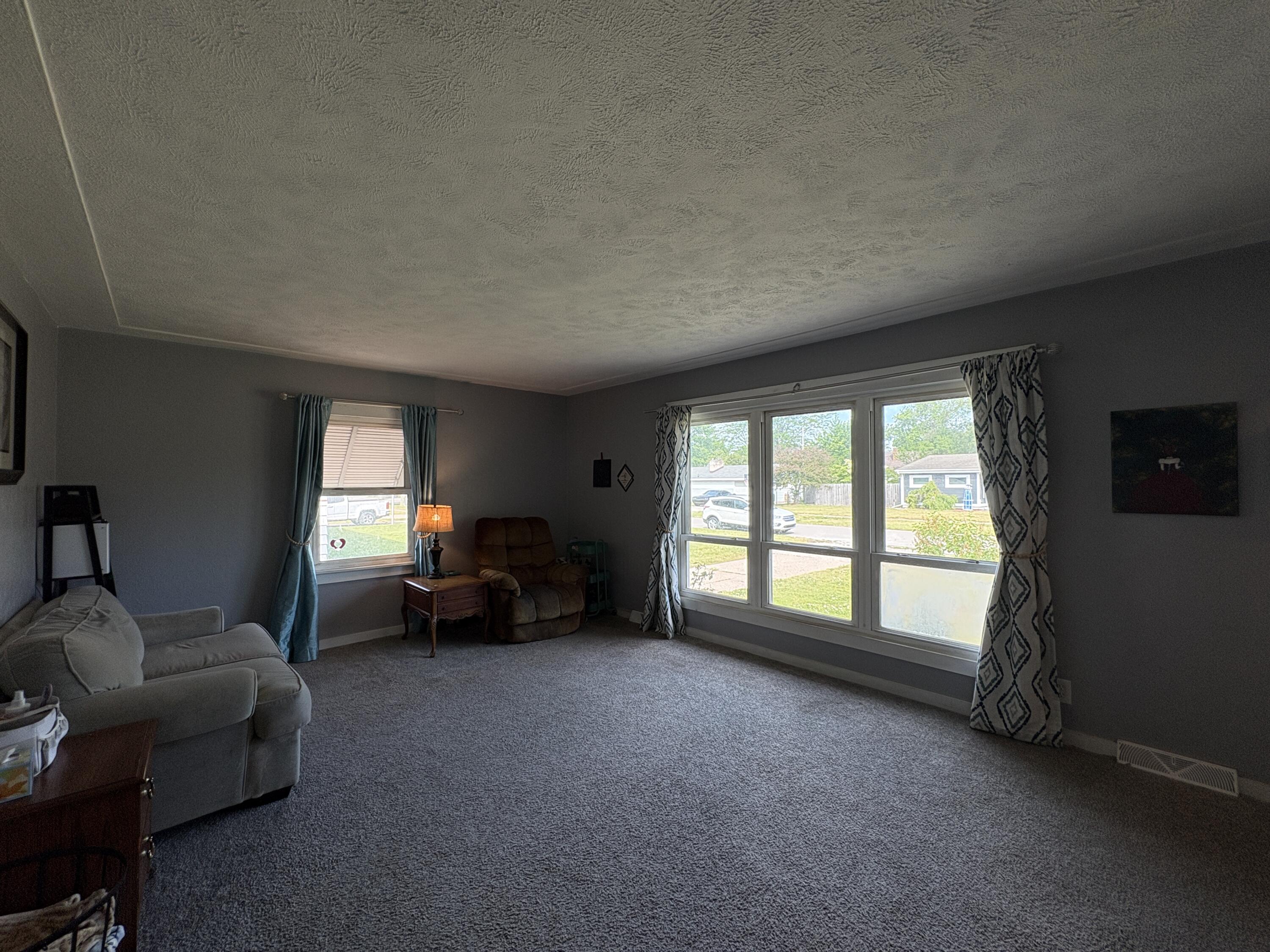 3062 Eastland Road Muskegon, MI 49441 - Photo 3 of 11 IMG_3444