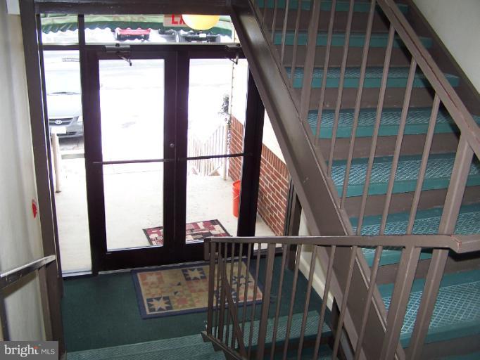 2110 Whitehall Road, Unit 1D Frederick, MD 21702 - Photo 4 of 30 Entrance/ Foyer