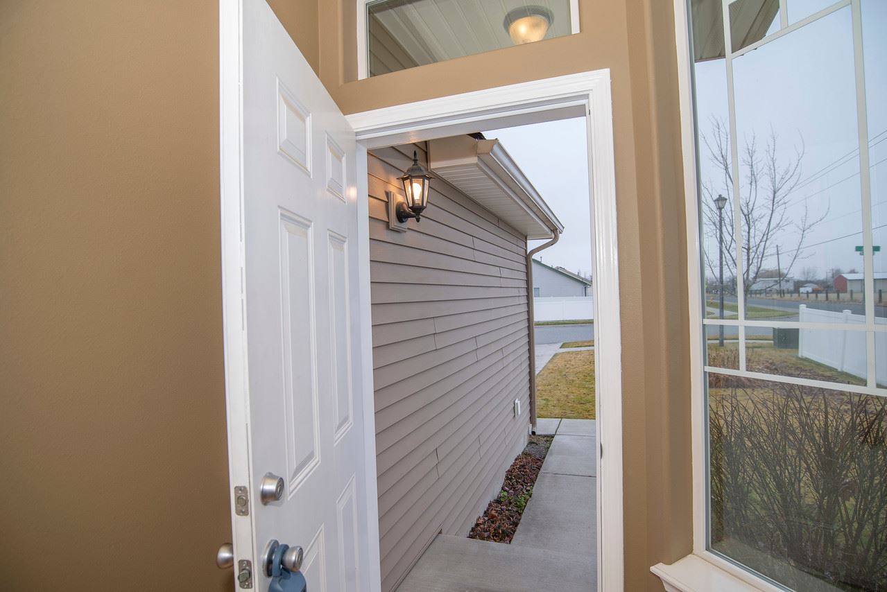 9428 North Oak Street Spokane, WA 99208 - Photo 2 of 20