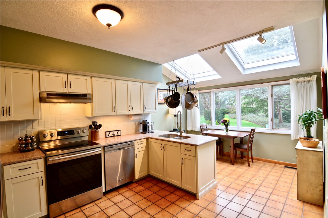 4480 Post Road, Unit 4 Warwick, RI 02818 - Photo 3 of 28