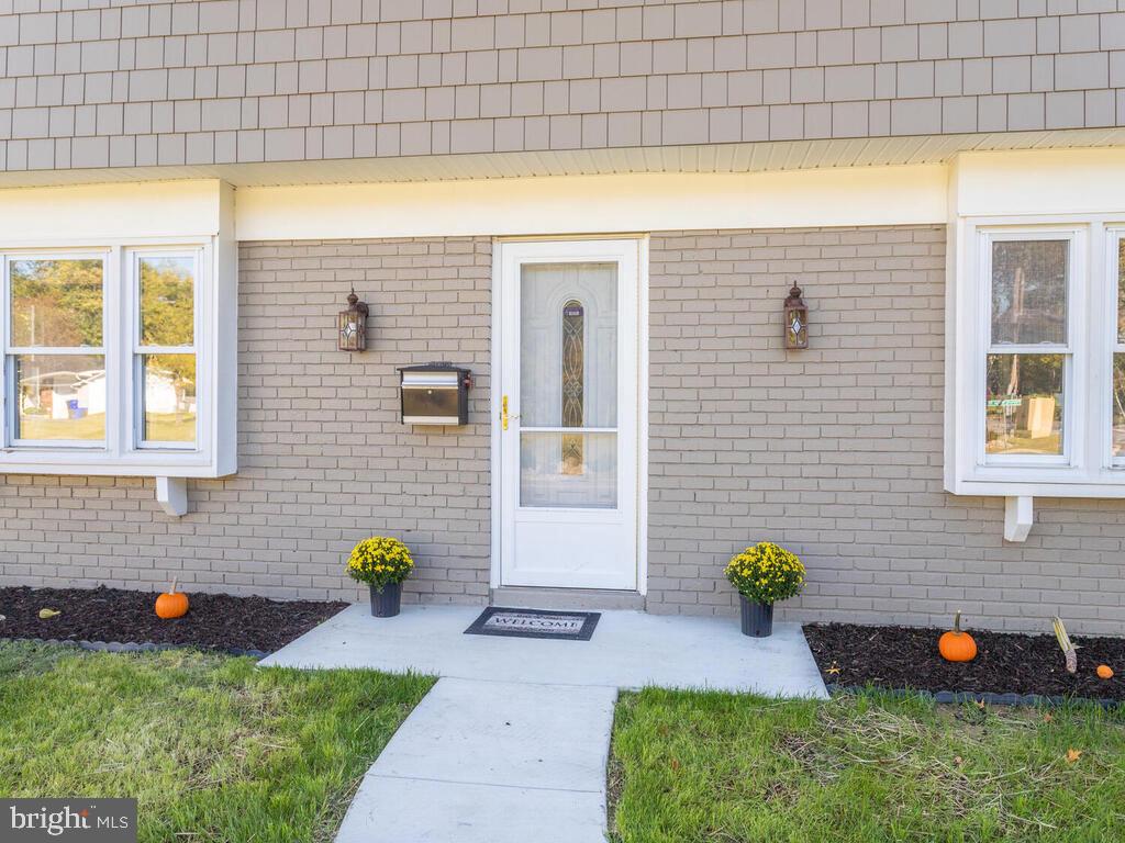 15701 Pointer Ridge Drive Bowie, MD 20716 - Photo 4 of 56