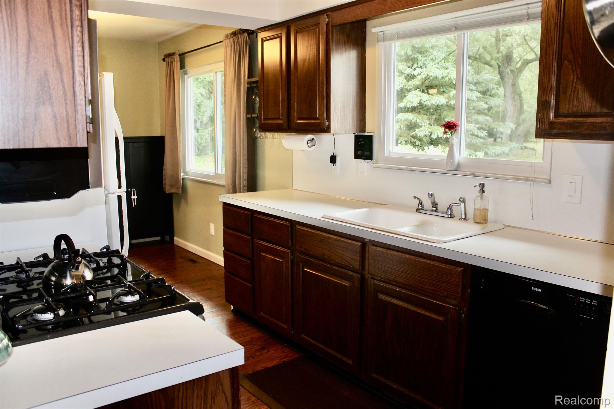 5691 Dexter-Pinckney Road Dexter, MI 48130 - Photo 12 of 34 Galley kitchen