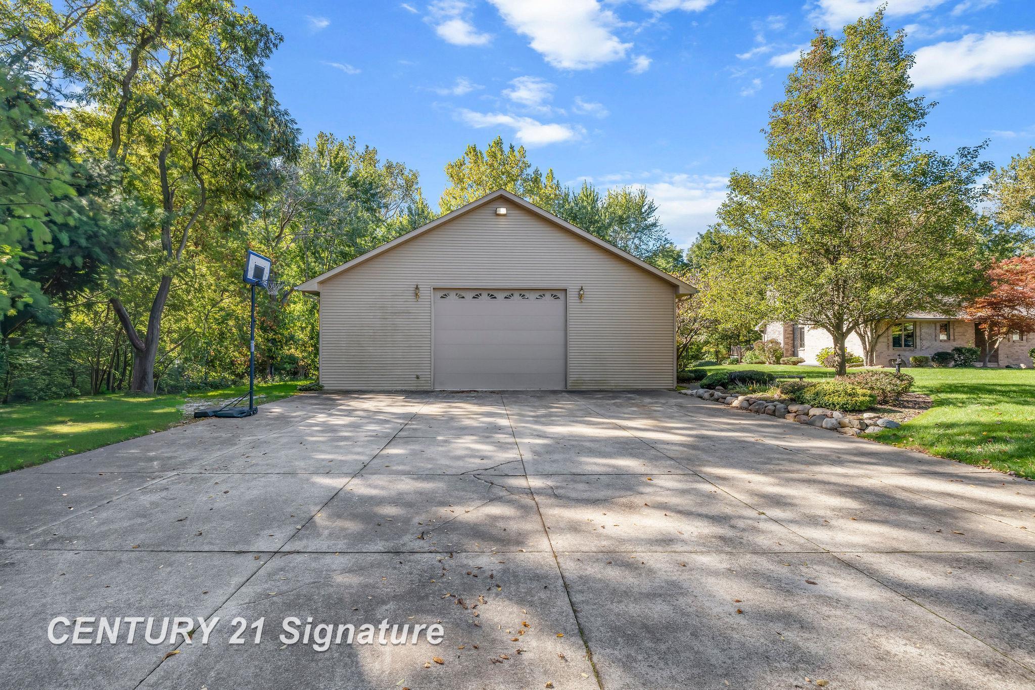 3137 Midland Road Saginaw, MI 48603 - Photo 16 of 85
