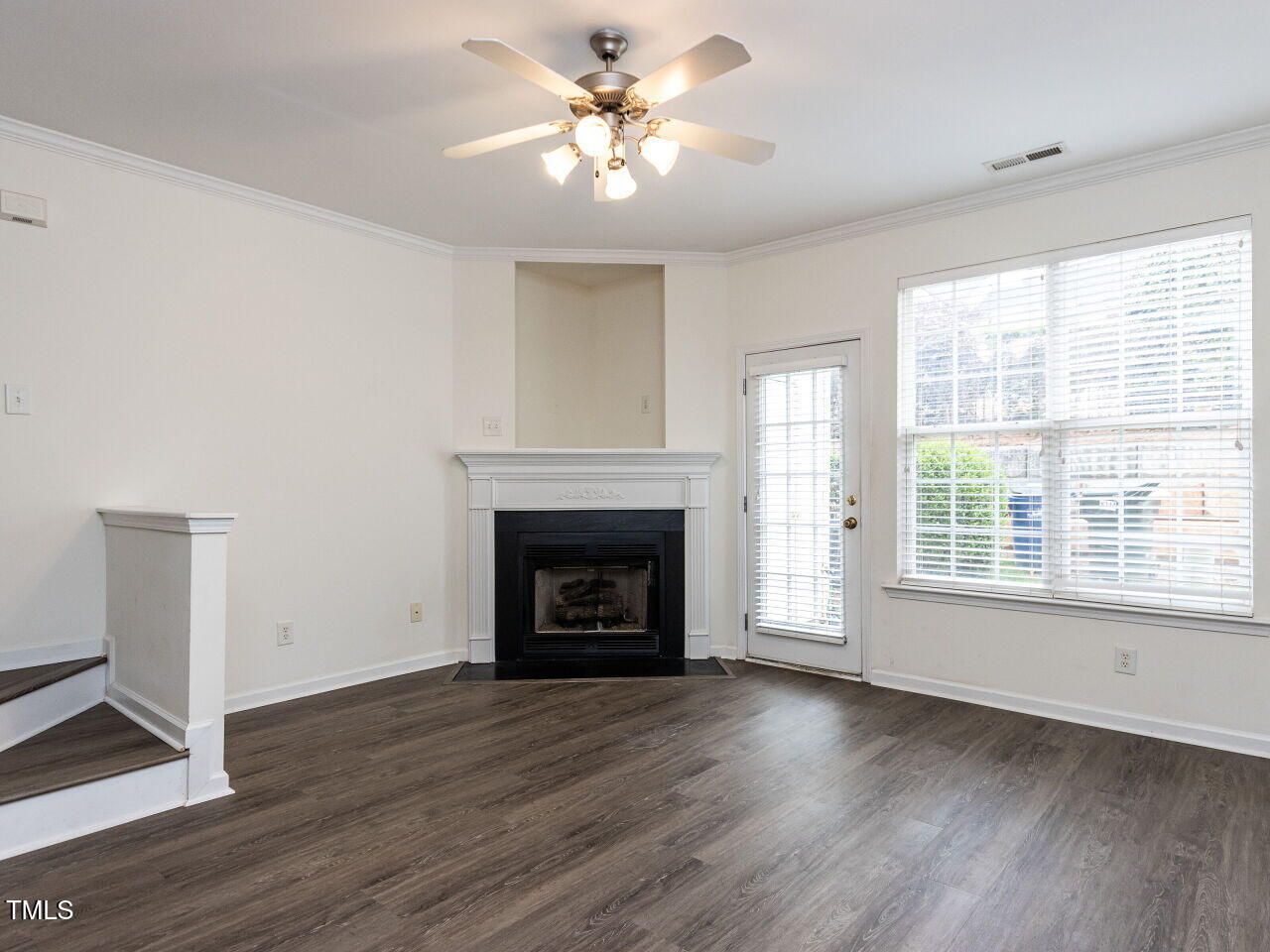 8244 City Loft Court Raleigh, NC 27613 - Photo 11 of 32 011-1280x960-living-room