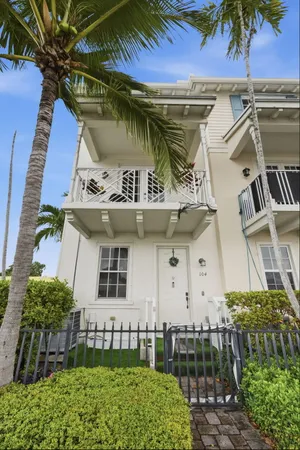 $2,950 | 310 North Dixie Highway, Unit 104, Lake Worth Beach, FL 33460