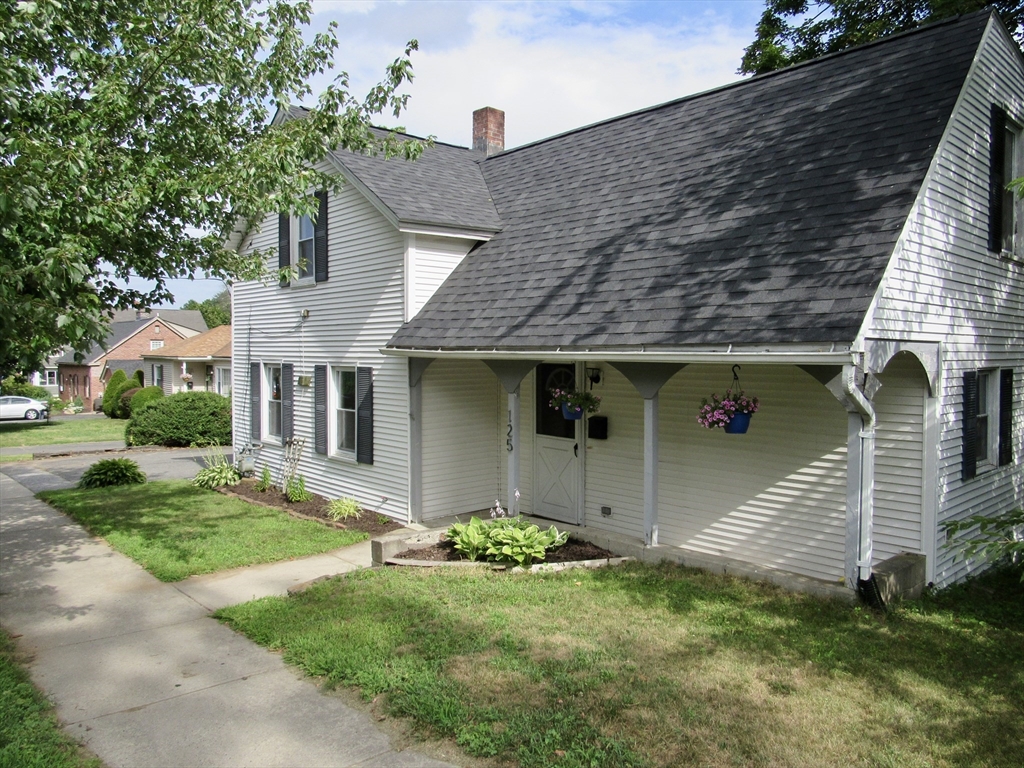 125 Maple Street West Springfield, MA 01089 - Photo 1 of 29 Gallery Image 1