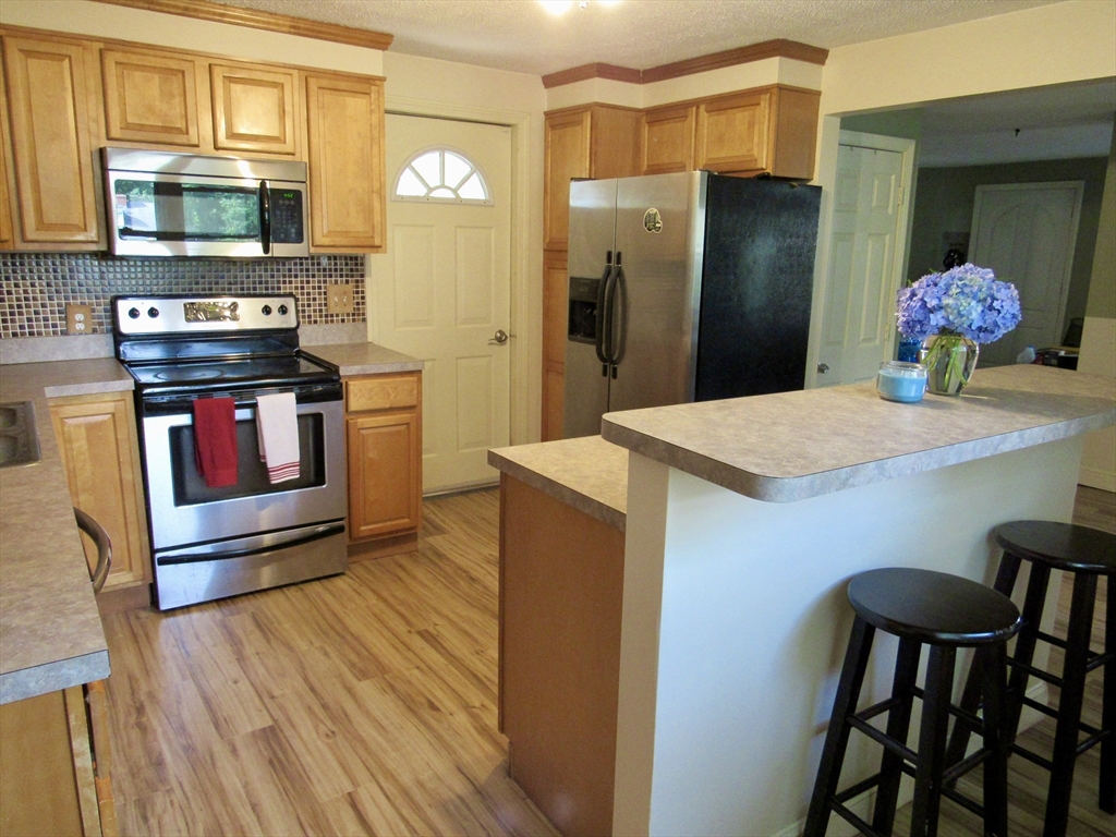 125 Maple Street West Springfield, MA 01089 - Photo 11 of 29 Gallery Image 11
