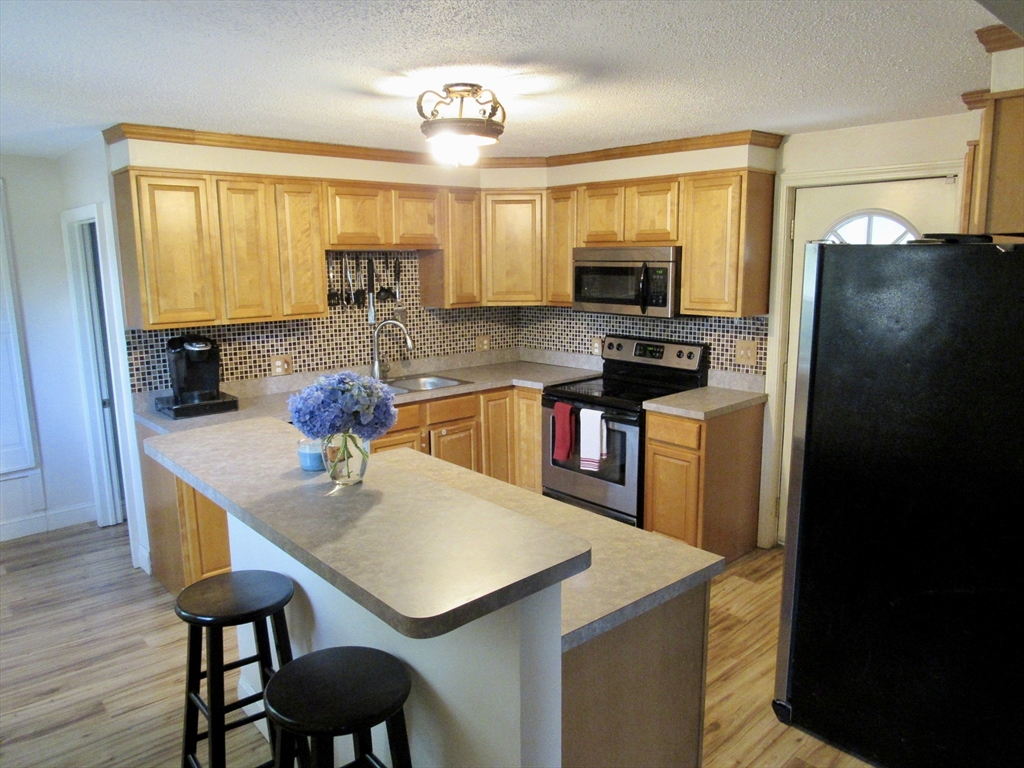 125 Maple Street West Springfield, MA 01089 - Photo 12 of 29 Gallery Image 12