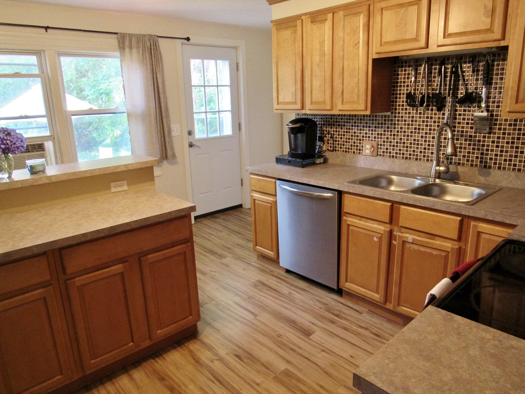 125 Maple Street West Springfield, MA 01089 - Photo 13 of 29 Gallery Image 13