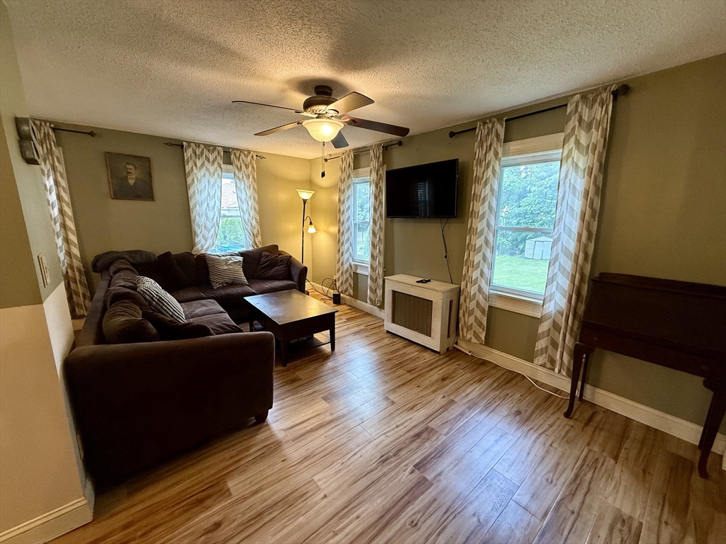 125 Maple Street West Springfield, MA 01089 - Photo 5 of 29 Gallery Image 5