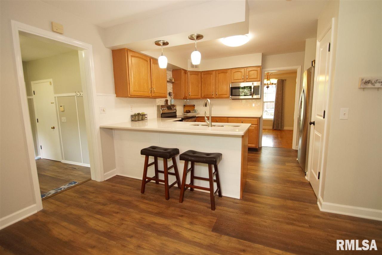 223 West Wolf Road Peoria, IL 61614 - Photo 10 of 34 Gallery Image 10
