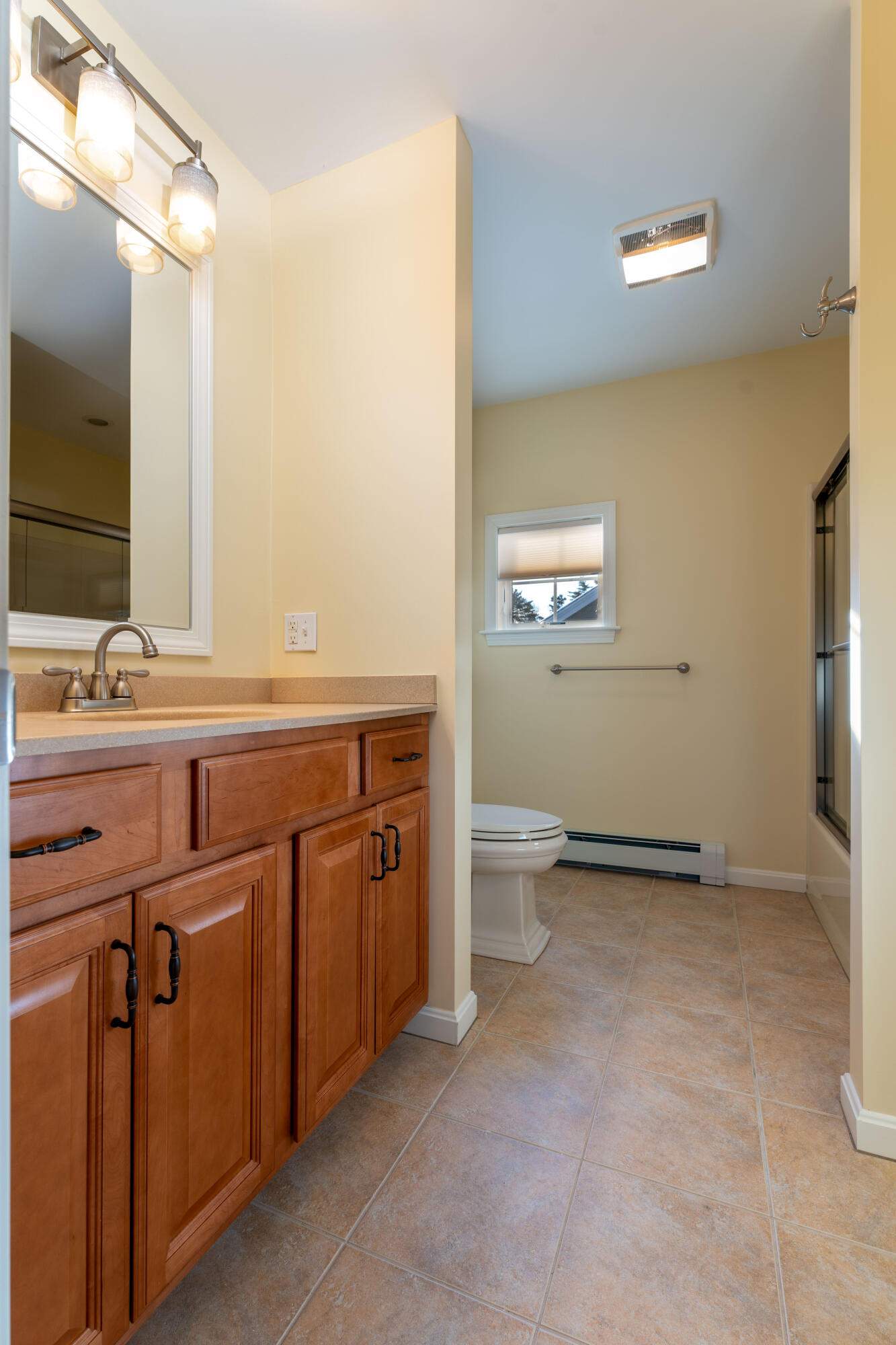 4 Iris Way, Unit 50 Brunswick, ME 04011 - Photo 17 of 32 2nd Fl bathroom