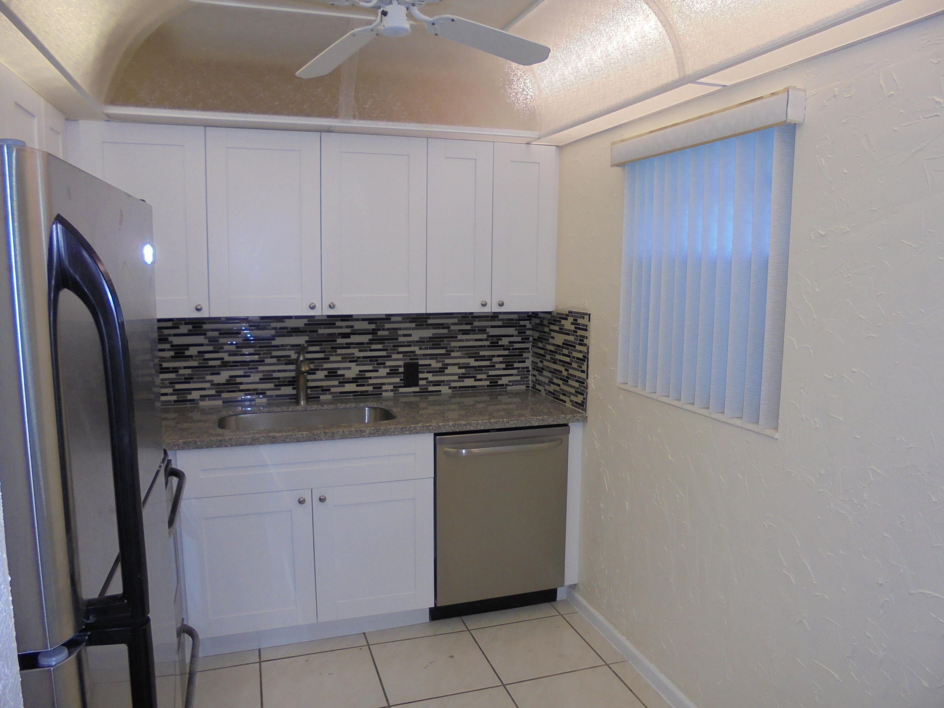 56 Fanshaw B Boca Raton, FL 33434 - Photo 3 of 15 003