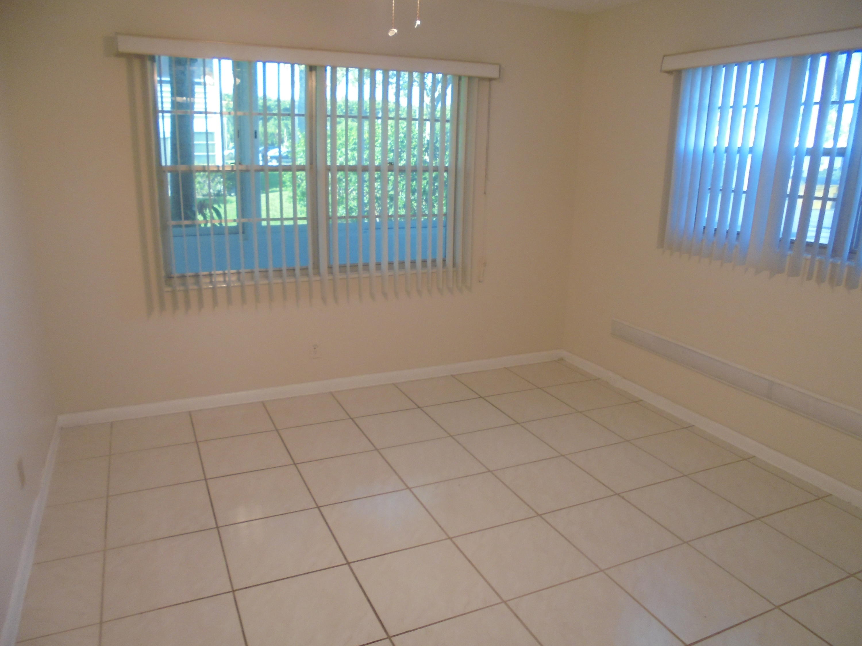 56 Fanshaw B Boca Raton, FL 33434 - Photo 9 of 15 009