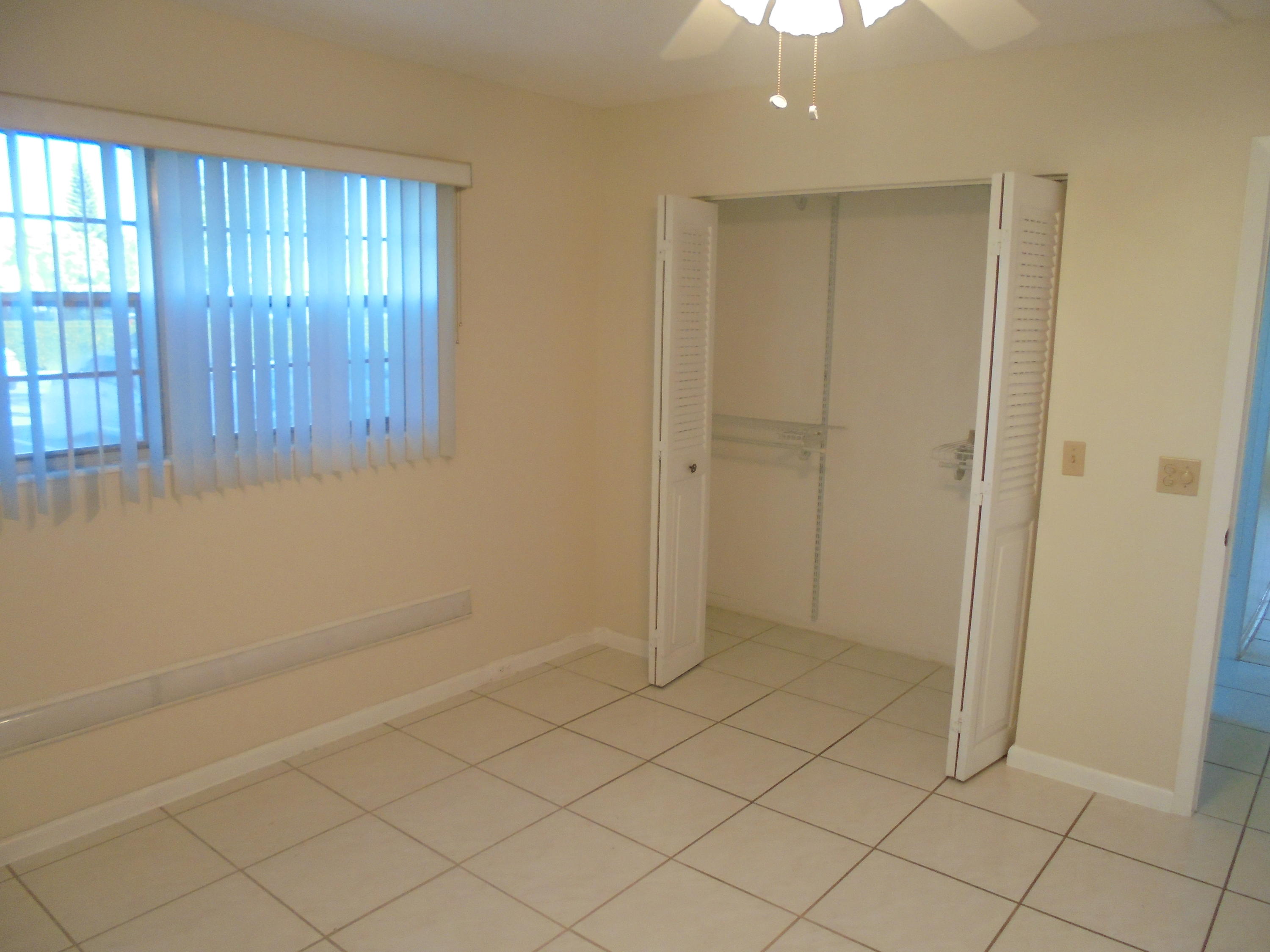 56 Fanshaw B Boca Raton, FL 33434 - Photo 10 of 15 010