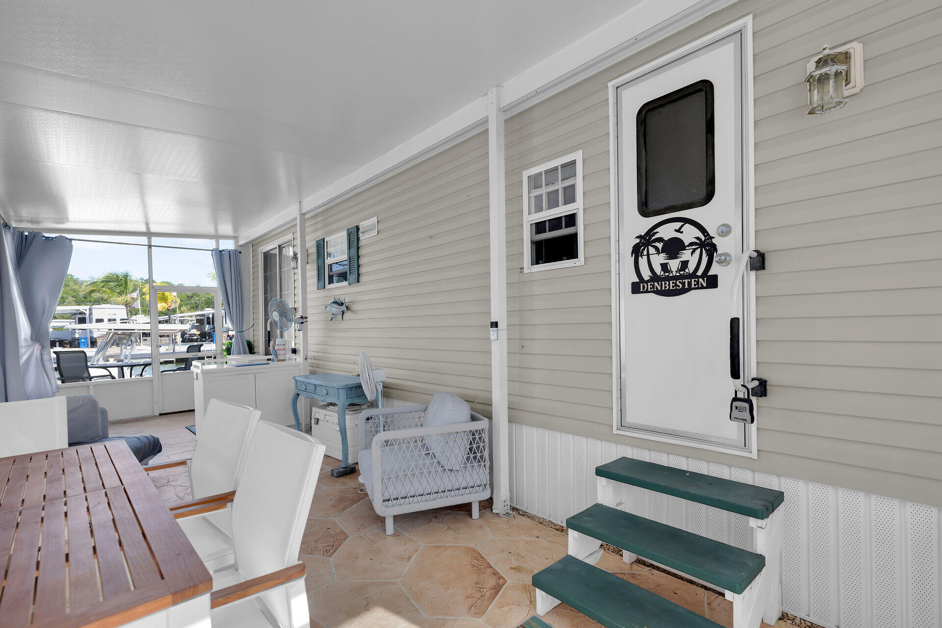 325 Calusa Street, Unit 213 Key Largo, FL 33037 - Photo 38 of 60 screened in porch