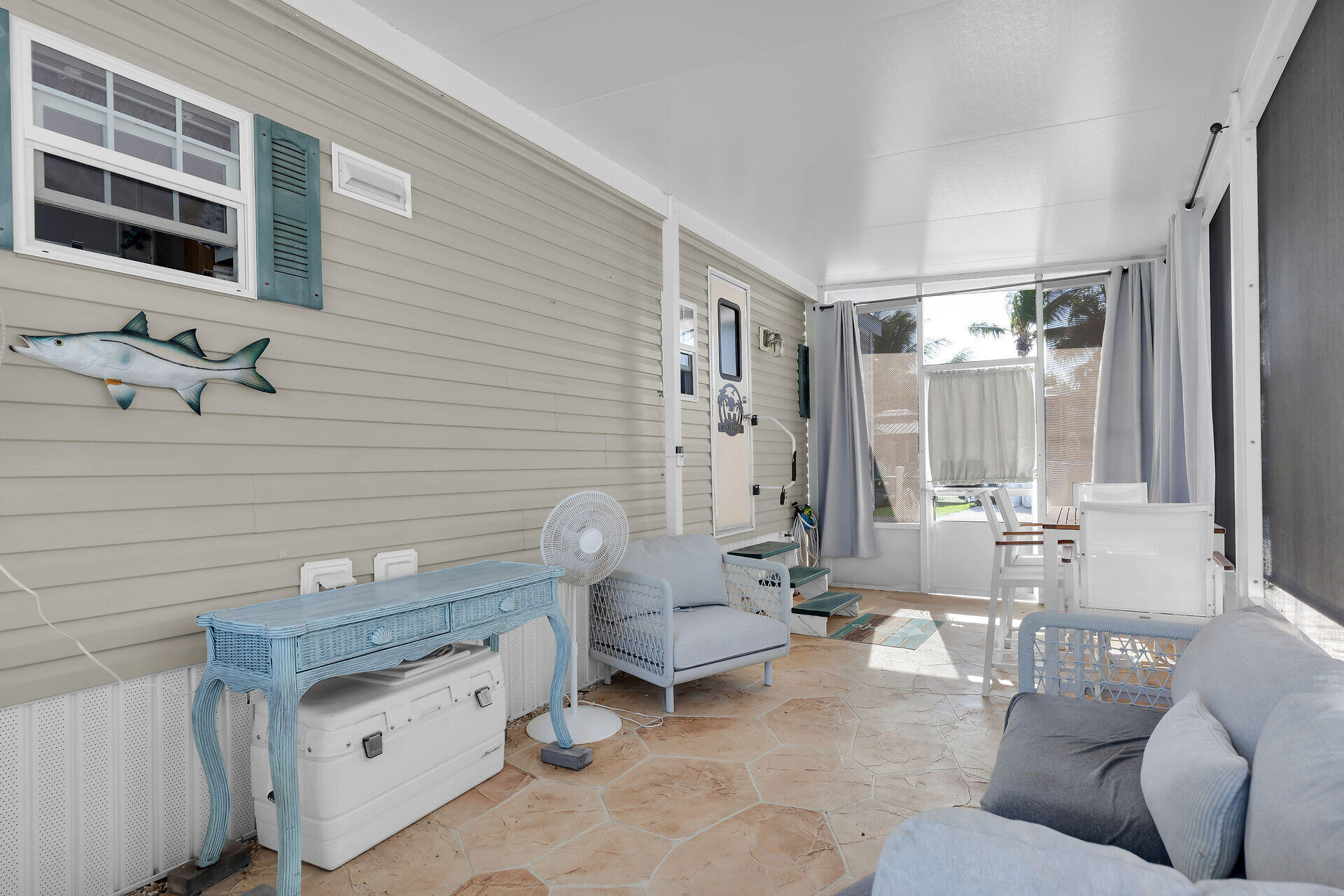 325 Calusa Street, Unit 213 Key Largo, FL 33037 - Photo 41 of 60 screened in porch