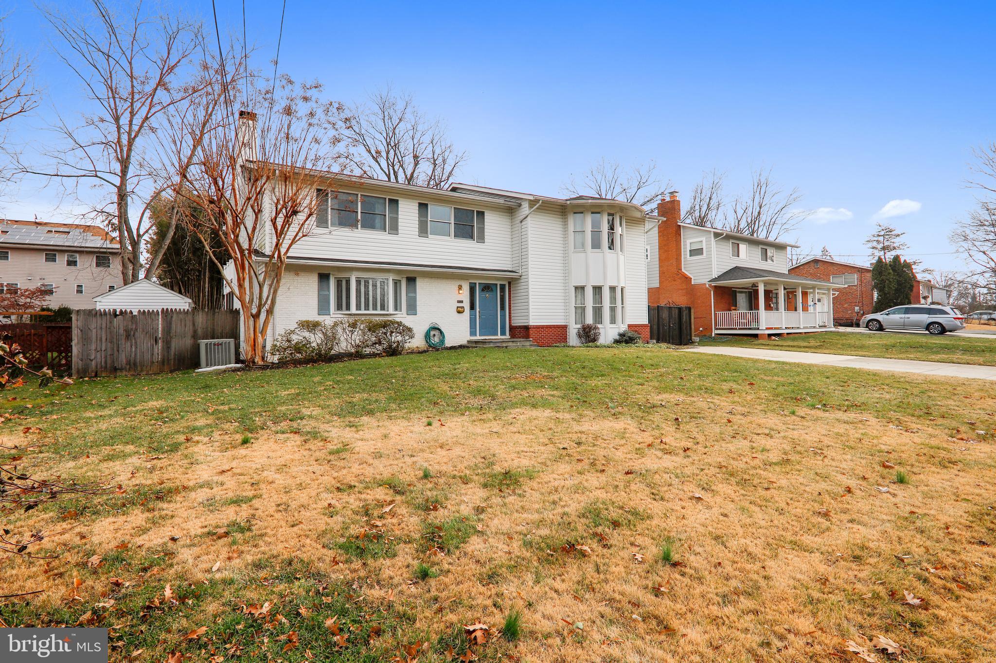 11817 Smoketree Road Potomac, MD 20854 - Photo 2 of 60 Gallery Image 2