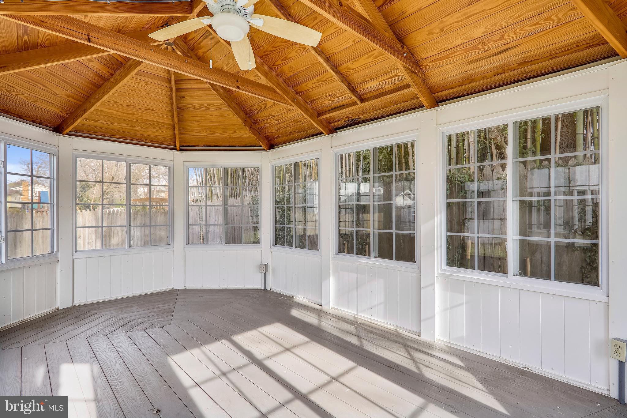 11817 Smoketree Road Potomac, MD 20854 - Photo 17 of 60 Garden Tea House interior