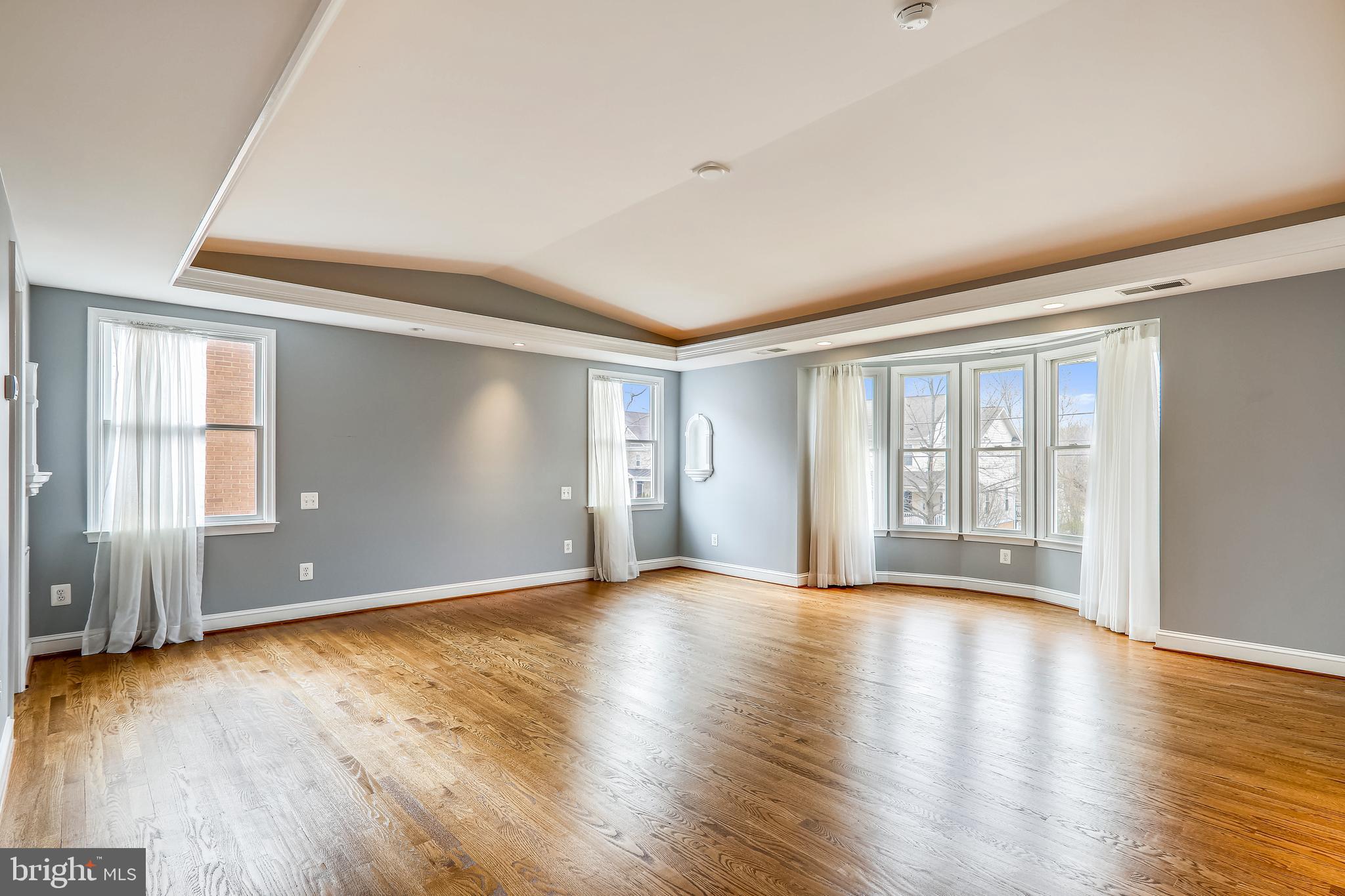 11817 Smoketree Road Potomac, MD 20854 - Photo 18 of 60 Master bedroom with recessed indirect lights