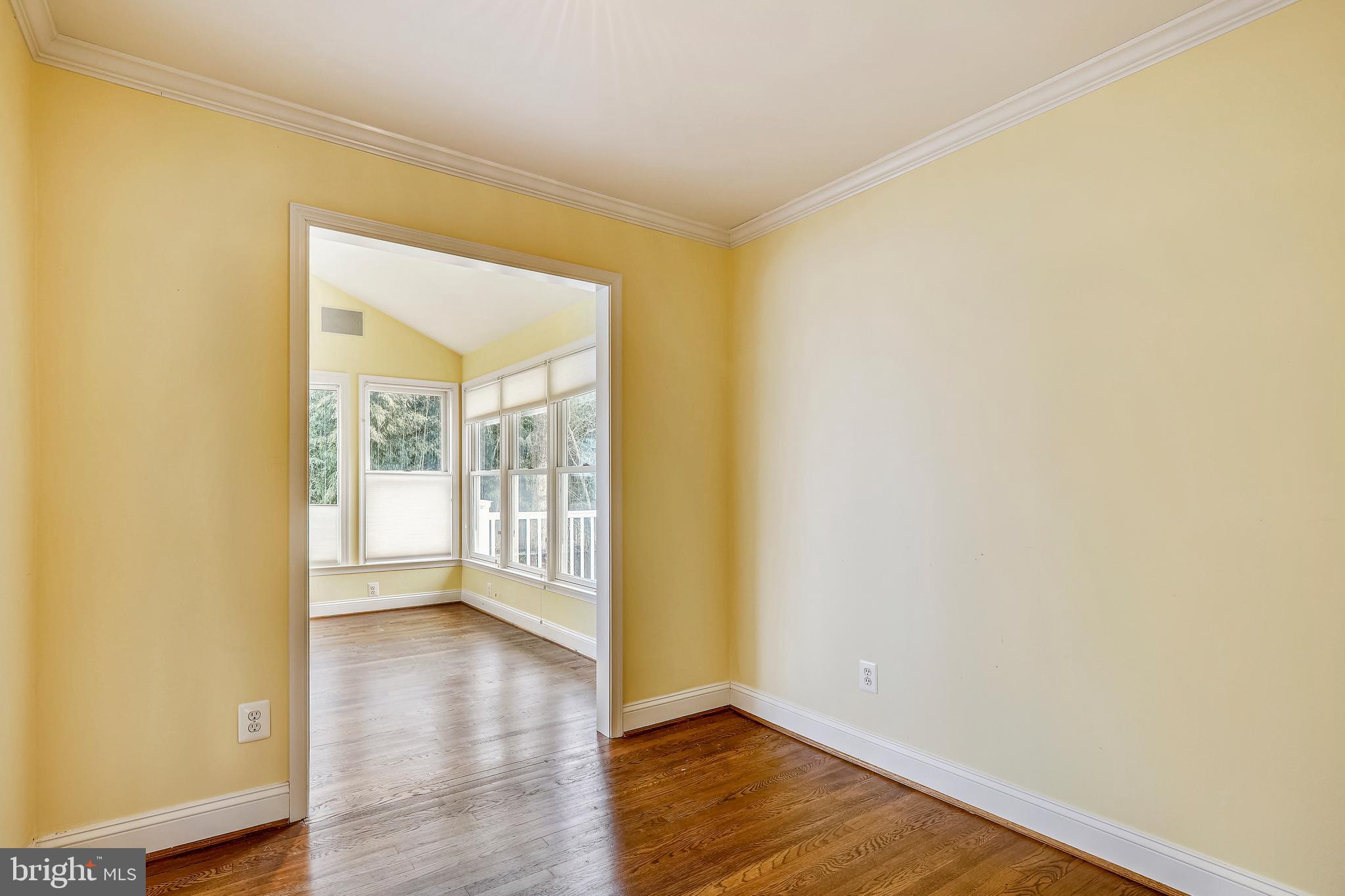 11817 Smoketree Road Potomac, MD 20854 - Photo 25 of 60 Bedroom 1 sitting area