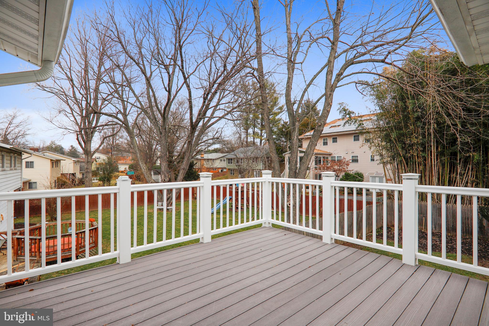 11817 Smoketree Road Potomac, MD 20854 - Photo 31 of 60 Second rear second floor deck