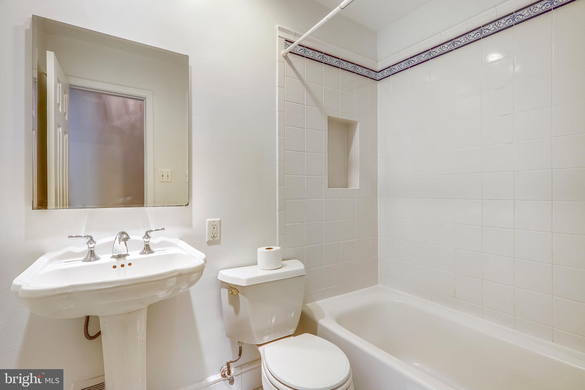 11817 Smoketree Road Potomac, MD 20854 - Photo 32 of 60 Hall bath