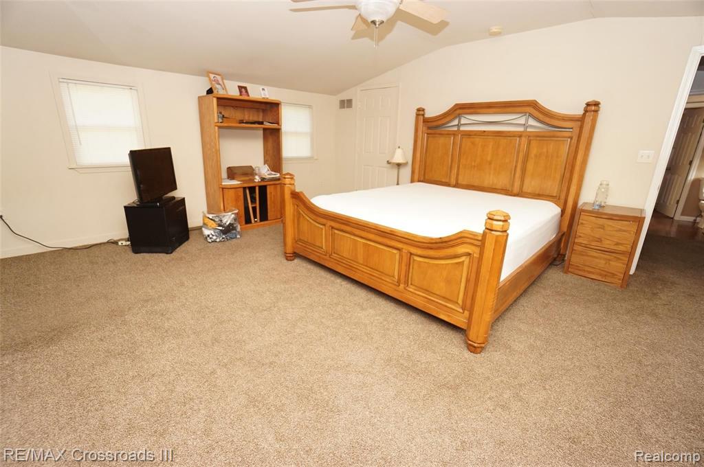 17164 Renton Road Belleville, MI 48111 - Photo 15 of 21
