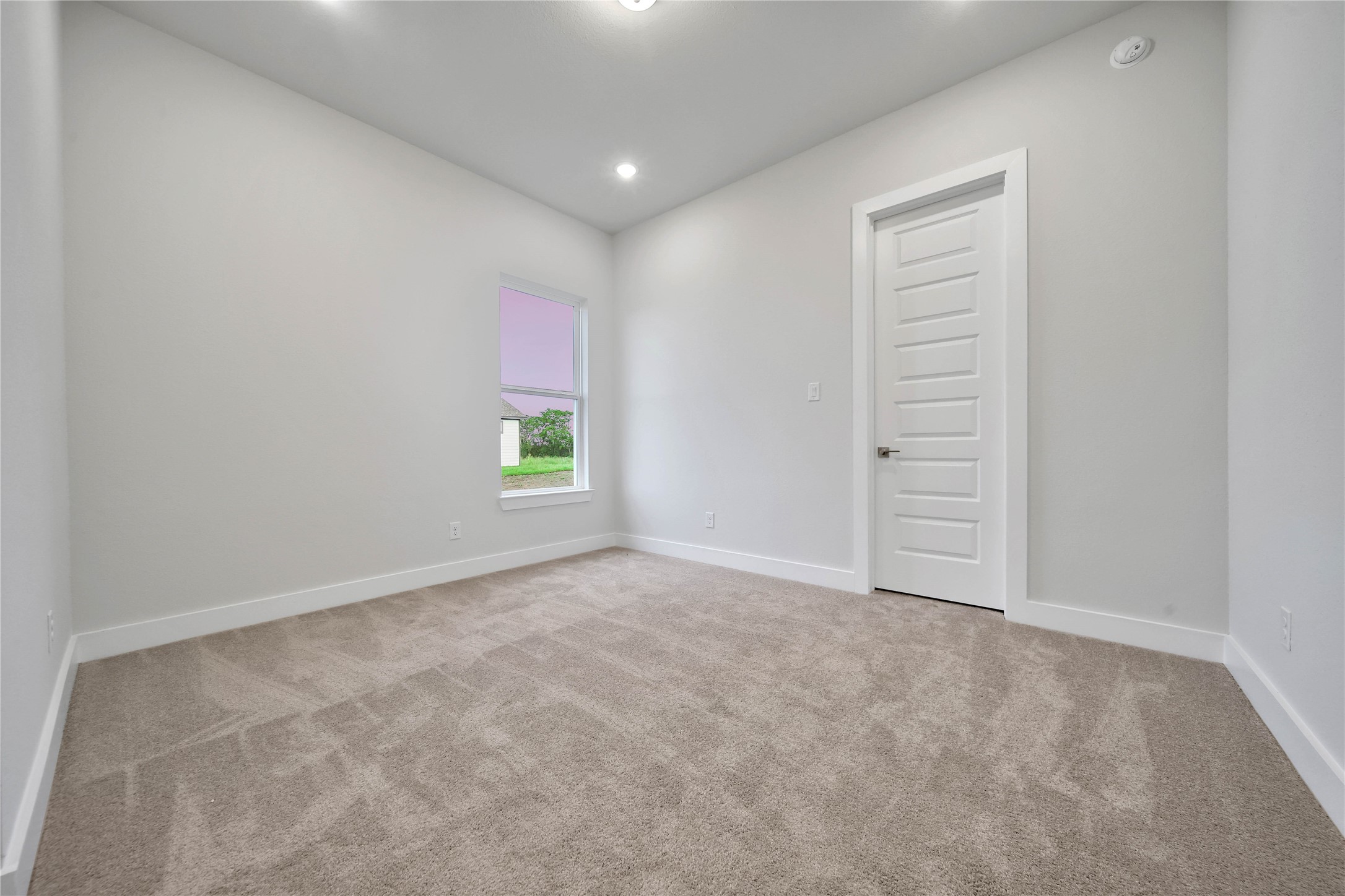 4602 Magnolia Bend Drive Rosharon, TX 77583 - Photo 23 of 39 an empty room with windows