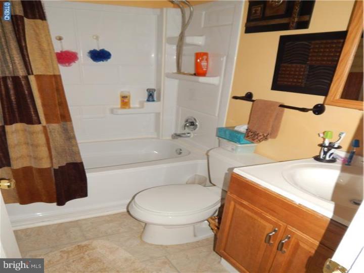 33 Bittersweet Road Levittown, PA 19057 - Photo 6 of 9 Bathroom