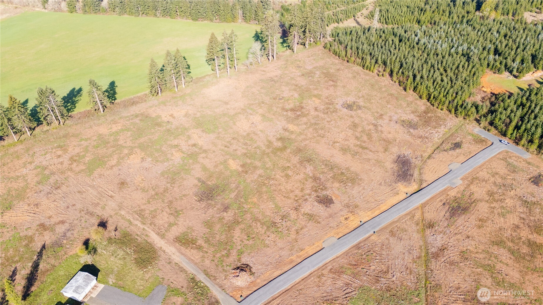 133 Beckett Lane Chehalis, WA 98532 - Photo 19 of 23 a view of an ocean with beach