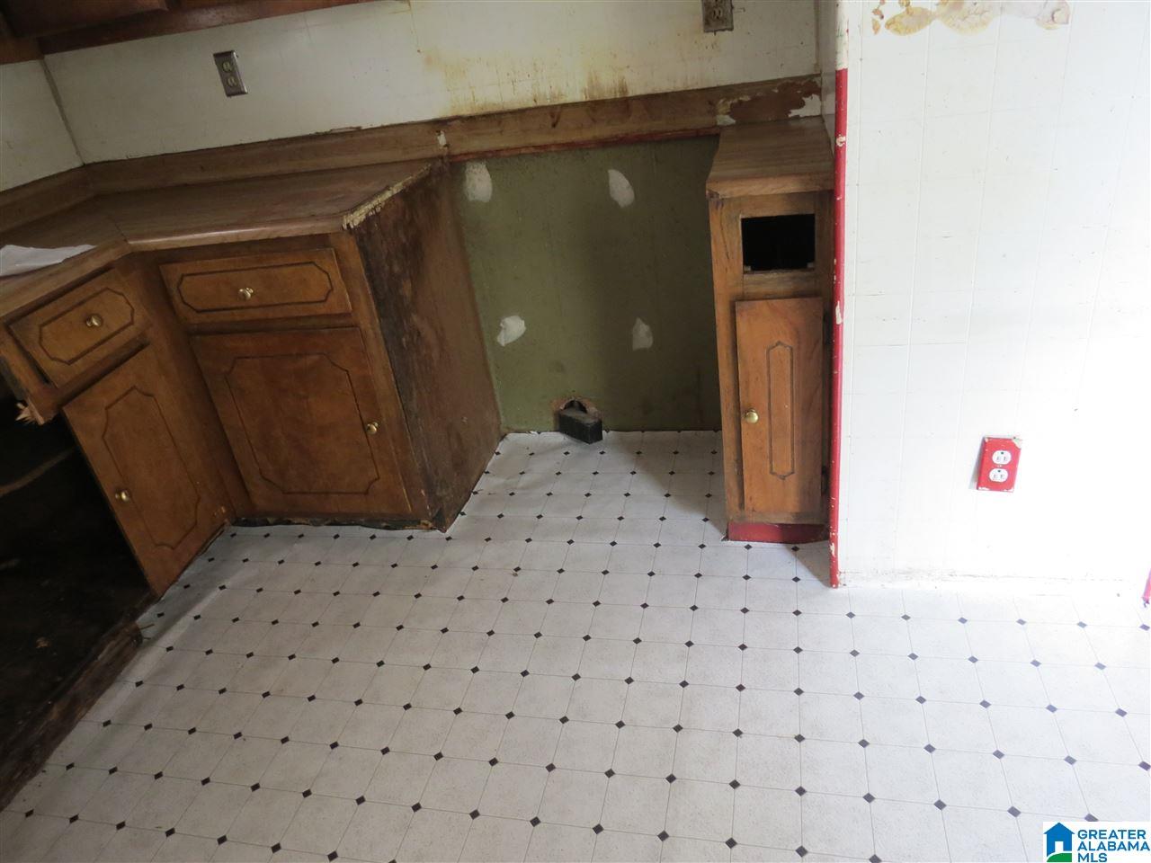 1357 Hall Street Southwest Birmingham, AL 35211 - Photo 14 of 20