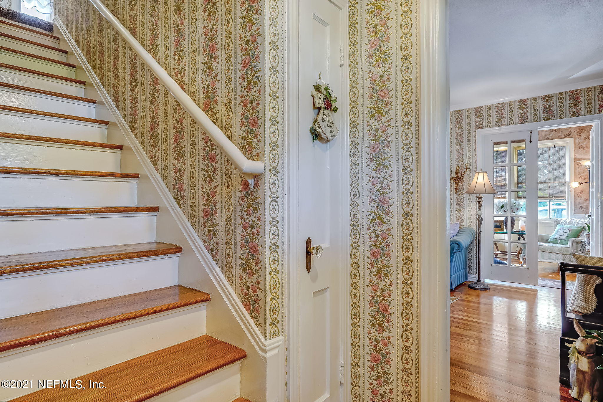 1653 Pershing Road Jacksonville, FL 32205 - Photo 23 of 47 STAIRCASE