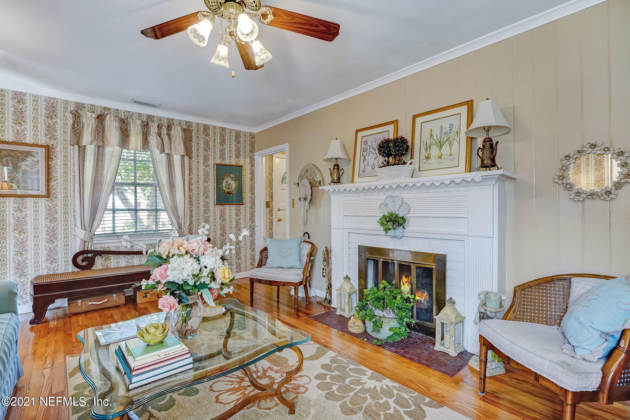 1653 Pershing Road Jacksonville, FL 32205 - Photo 7 of 47 LIVING ROOM